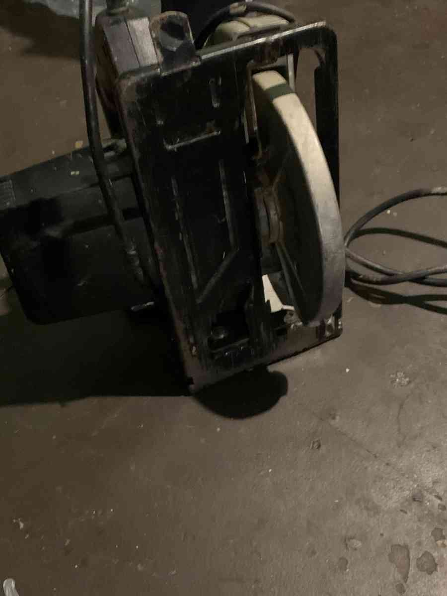 Craftsman circular saw  7 and 1 4th 120v - Erie, Pennsylvania - FleaMarketBay