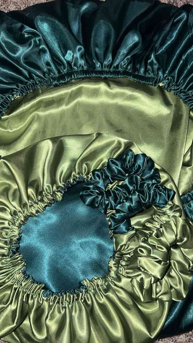 Bonnets and Pillow Cases - Columbus, Ohio - FleaMarketBay