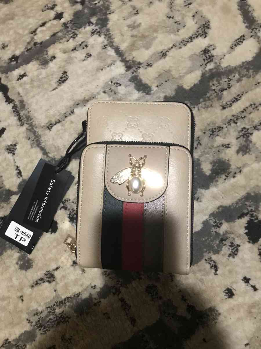 womans crossbody purse