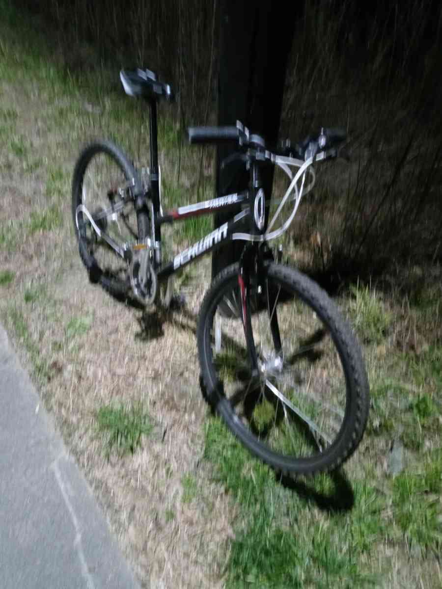 fairly new Scwinn bike - Charlotte, North Carolina - FleaMarketBay