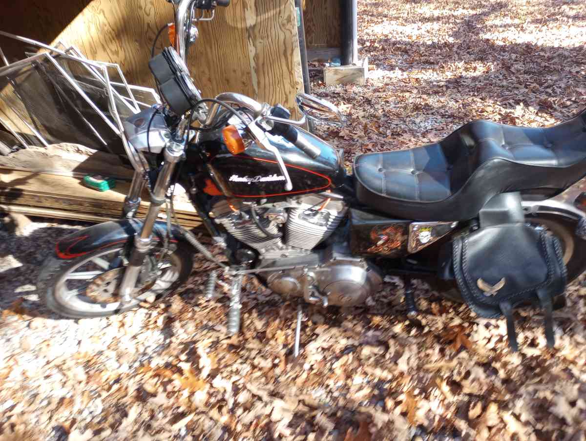 1989 883 Harley Sportster Hugger XLH - Pleasant Plains, Arkansas - FleaMarketBay