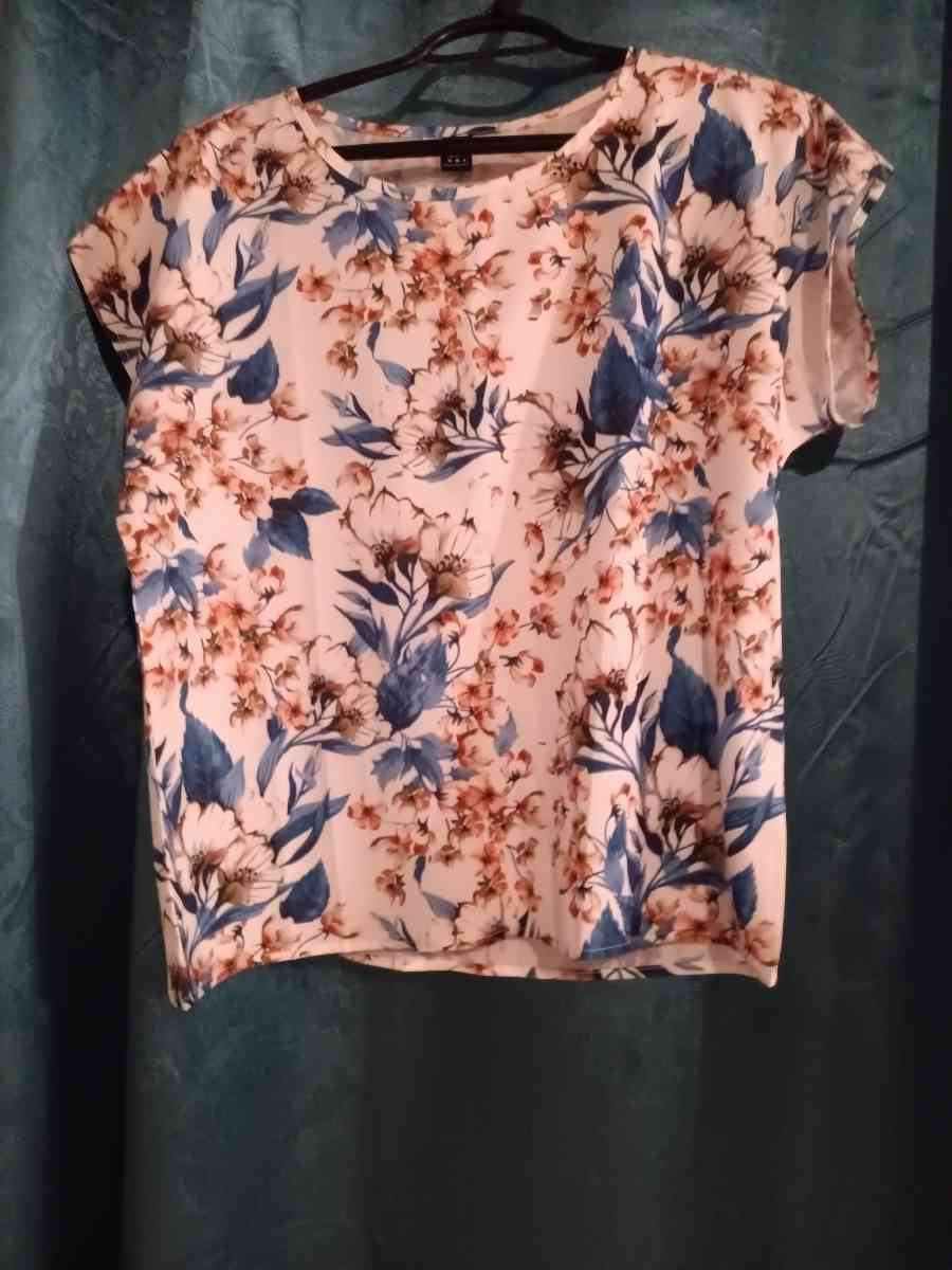shein blouses - Weslaco, Texas - FleaMarketBay