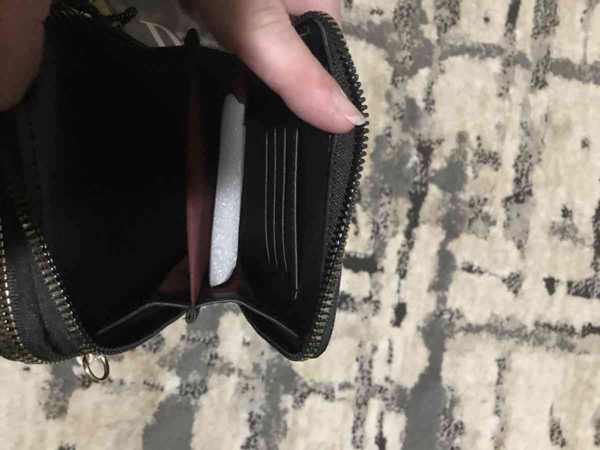 womans crossbody purse - Mc Lean, Virginia - FleaMarketBay