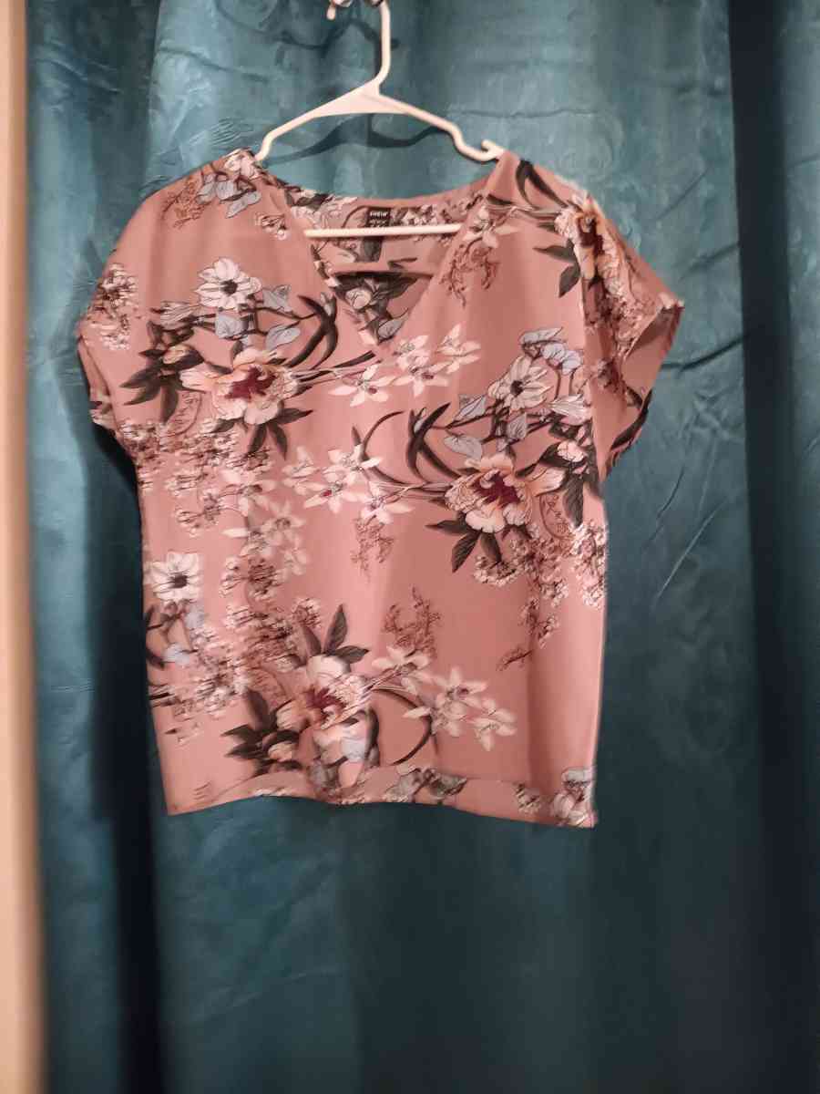 shein blouses - Weslaco, Texas - FleaMarketBay