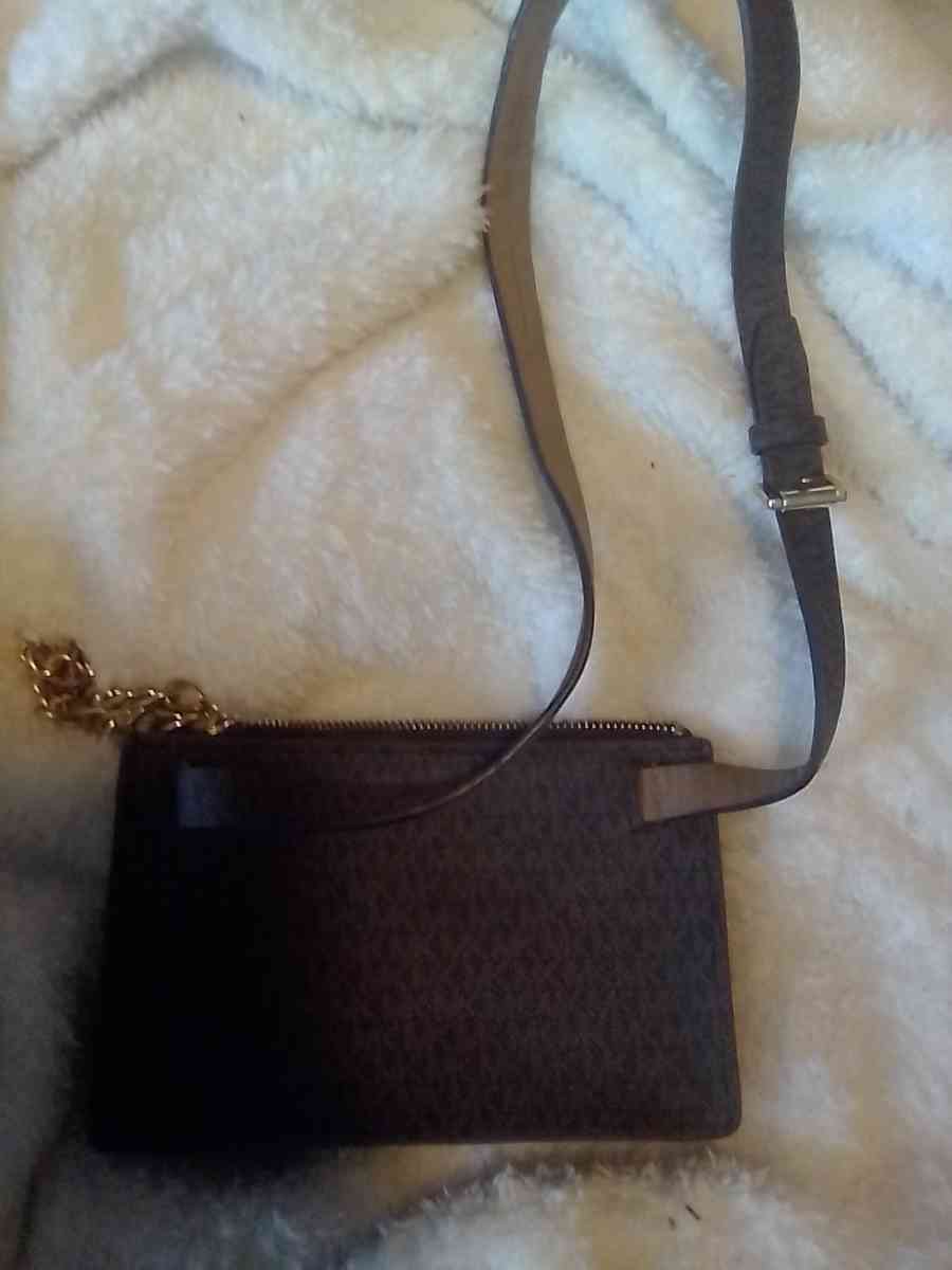 Michael Kors satchel - Boston, Massachusetts - FleaMarketBay