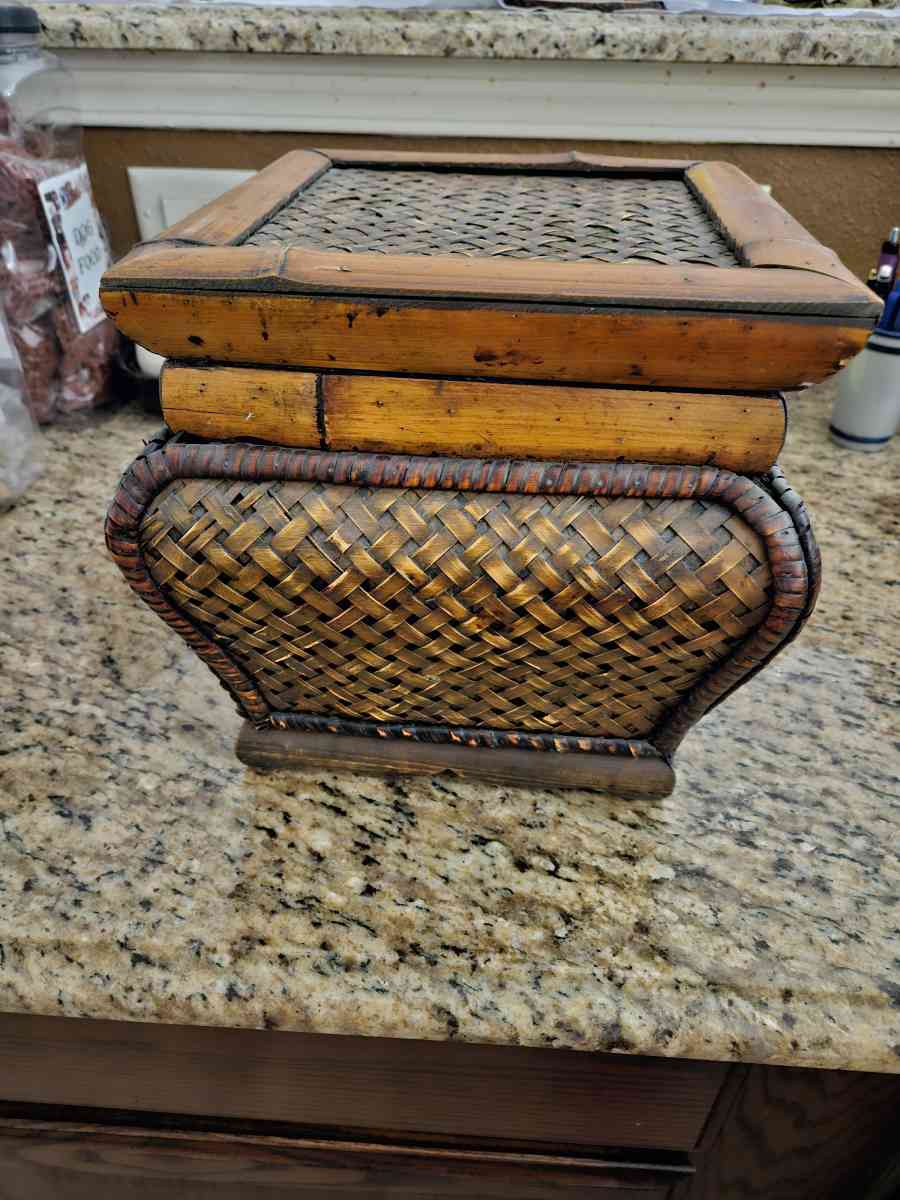 1970s Vintage Brown Woven Style Box - El Paso, Texas - FleaMarketBay