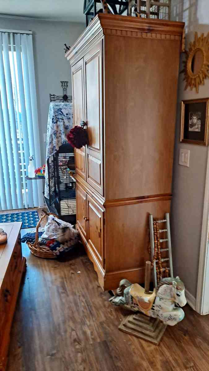 Cabinet with TV Cabinet is 76x42