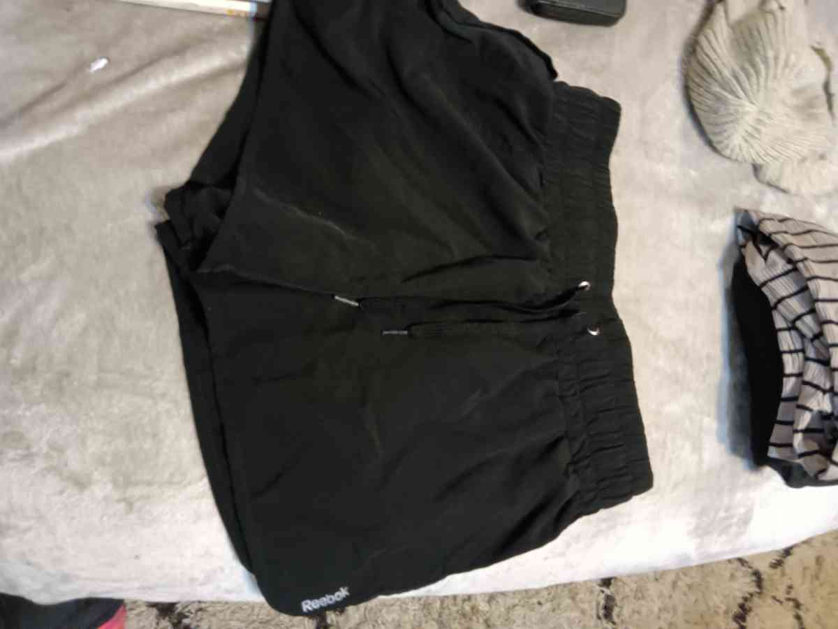 Shorts Reebok - Louisville, Kentucky - FleaMarketBay