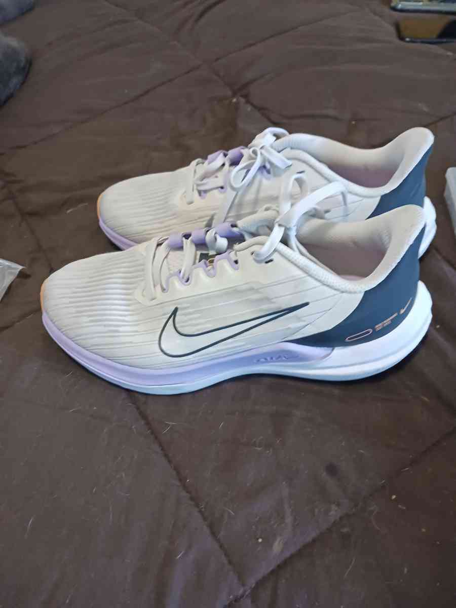 womens nike shoes - Minneapolis, Minnesota - FleaMarketBay