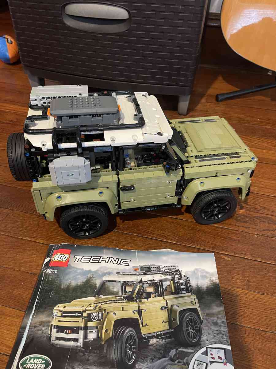 built Lego technic Land Rover defender - Lyndhurst, New Jersey - FleaMarketBay