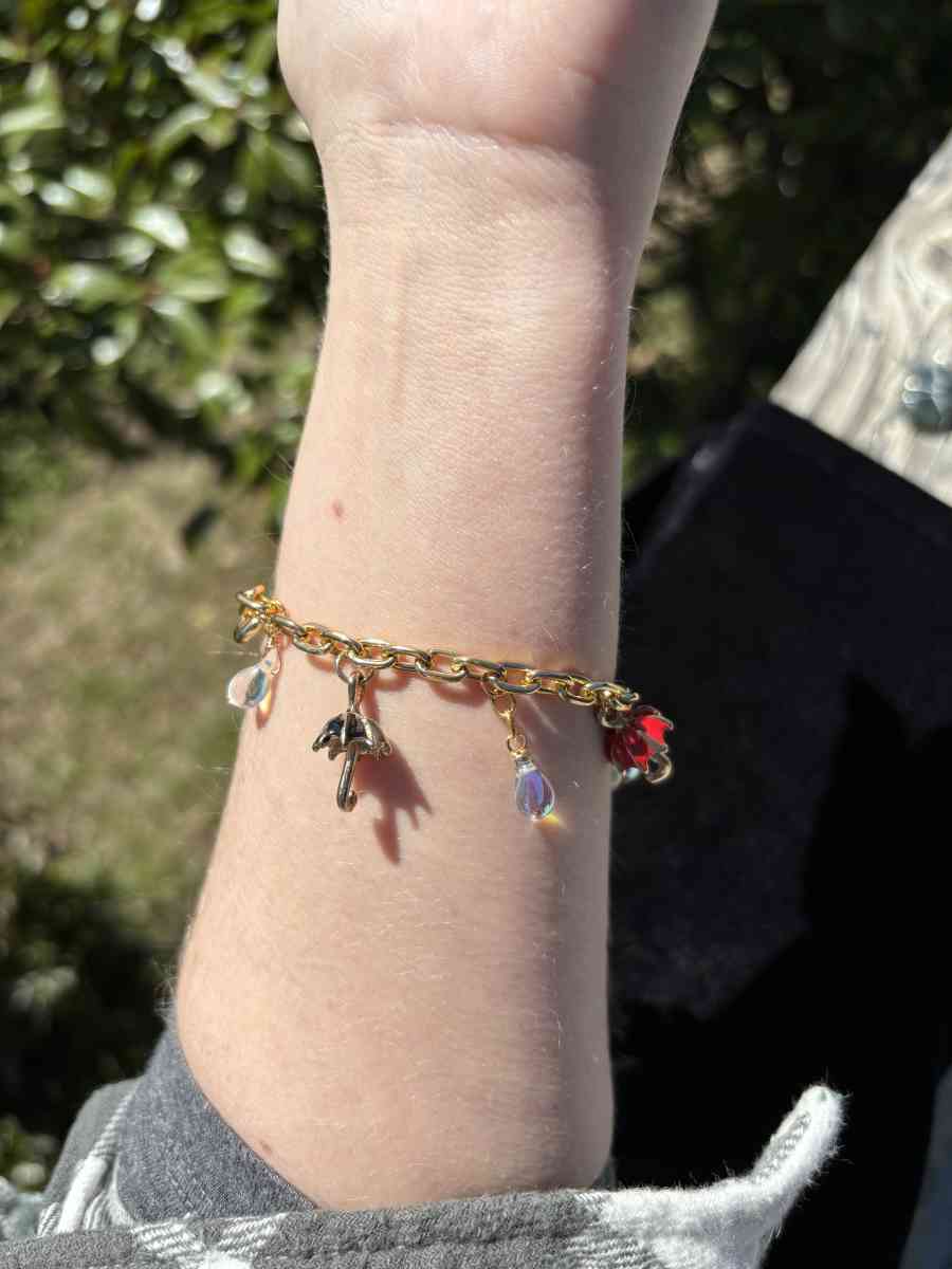 April showers bracelet - Tehachapi, California - FleaMarketBay