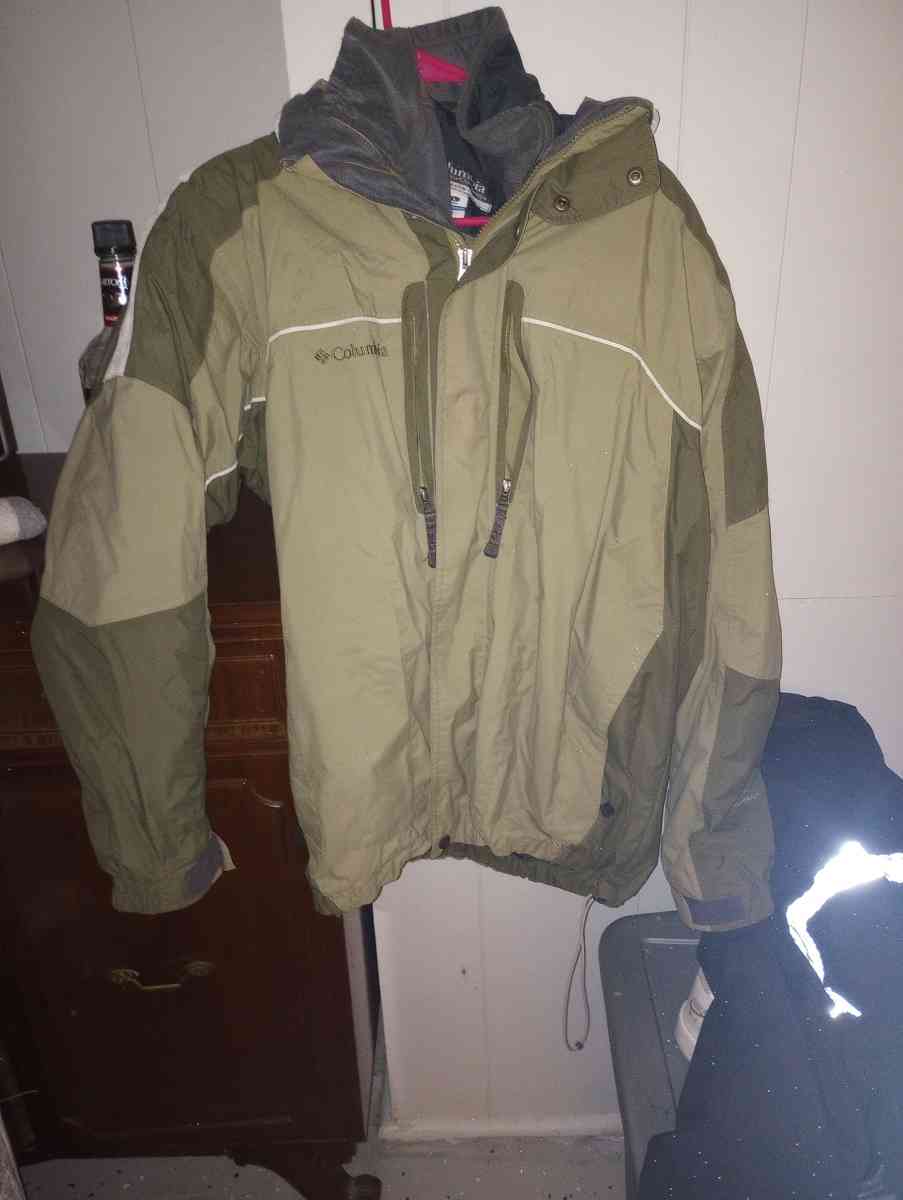 Columbia sky and rain coat - Baltimore, Maryland - FleaMarketBay