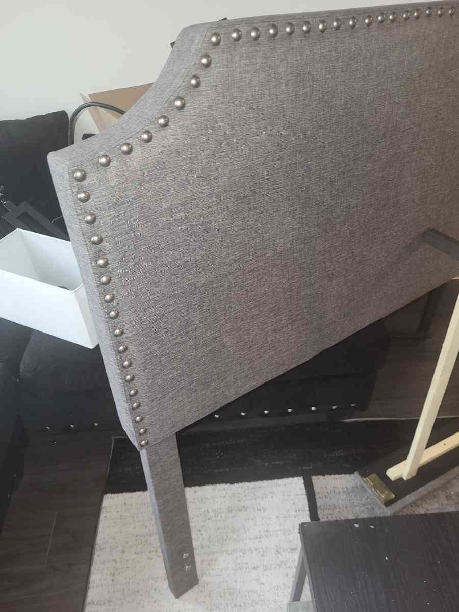 I am selling a Gray Queen Headboard and footboard bedframe - Dallas, Texas
