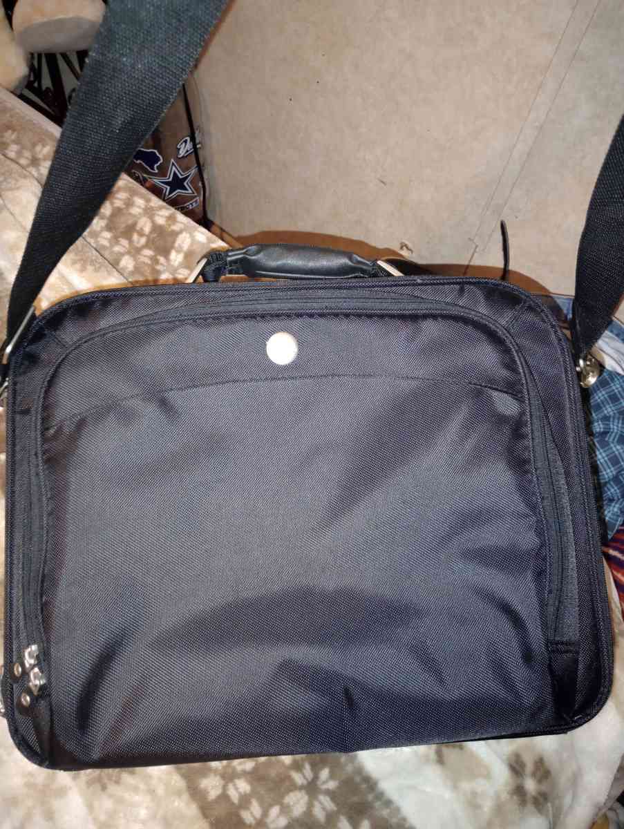DELL BRIEFCASE - Spring Hill, Florida - FleaMarketBay