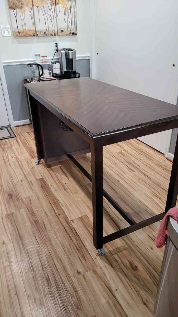 kitchen Island - Stevensville, Maryland - FleaMarketBay