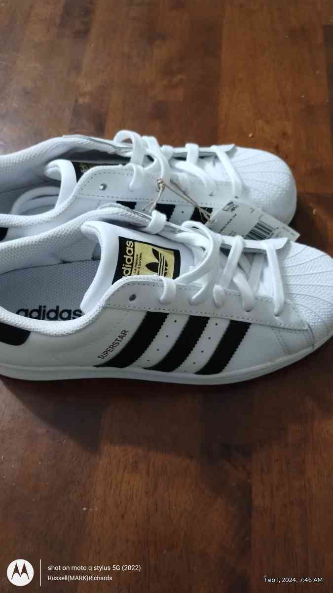 Adidas - Sharon, Pennsylvania - FleaMarketBay