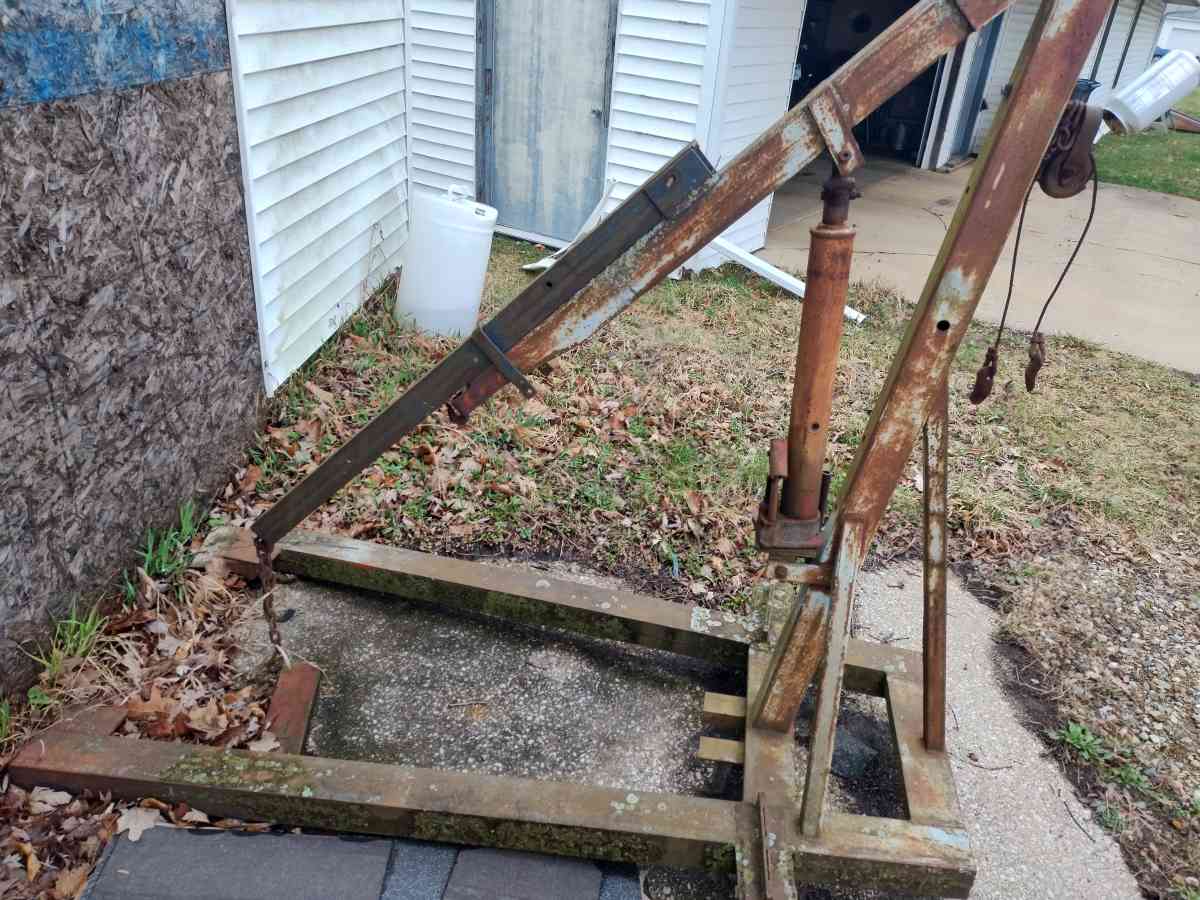 Cherry picker - Vicksburg, Michigan