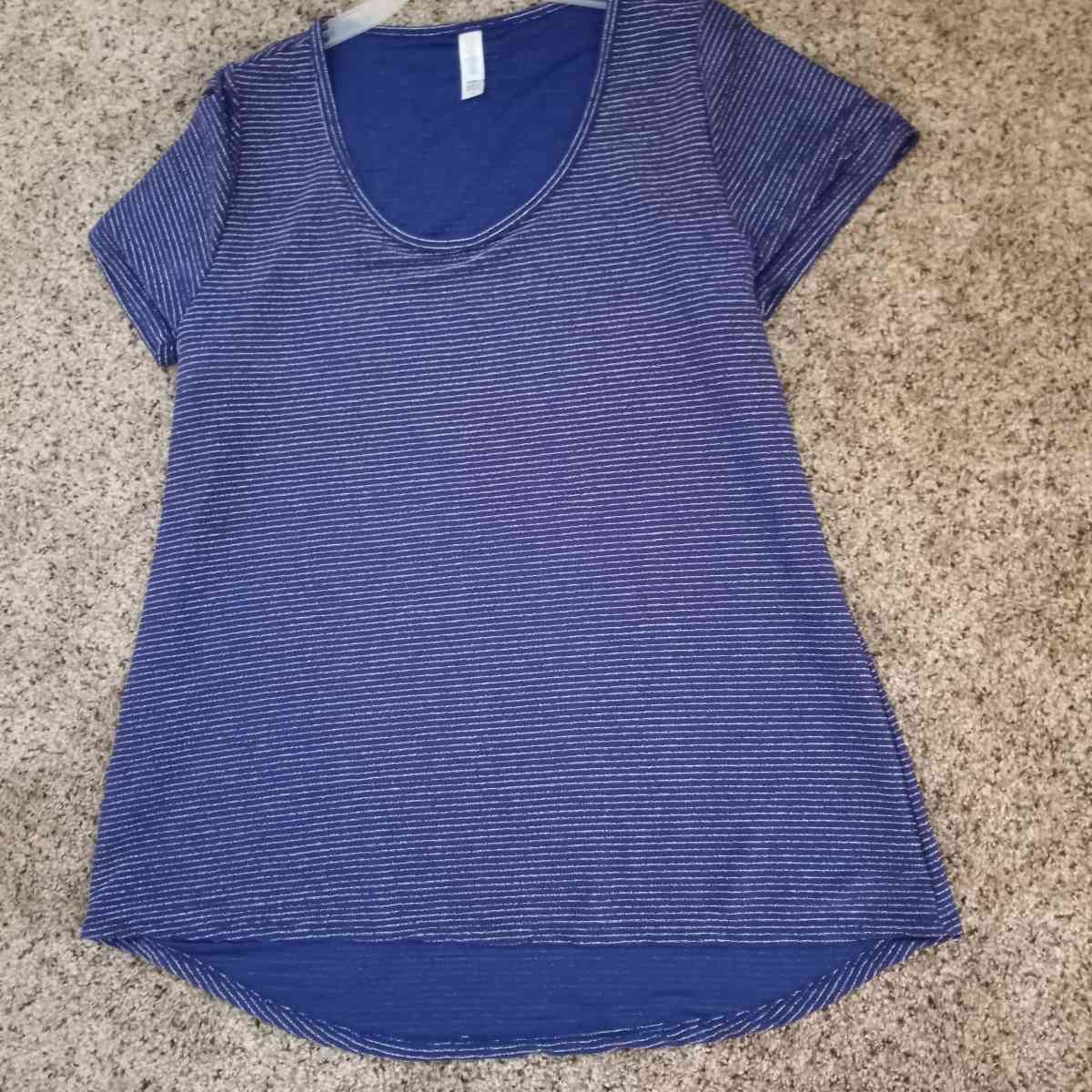 Navy Blue top with stripes - Florence, South Carolina