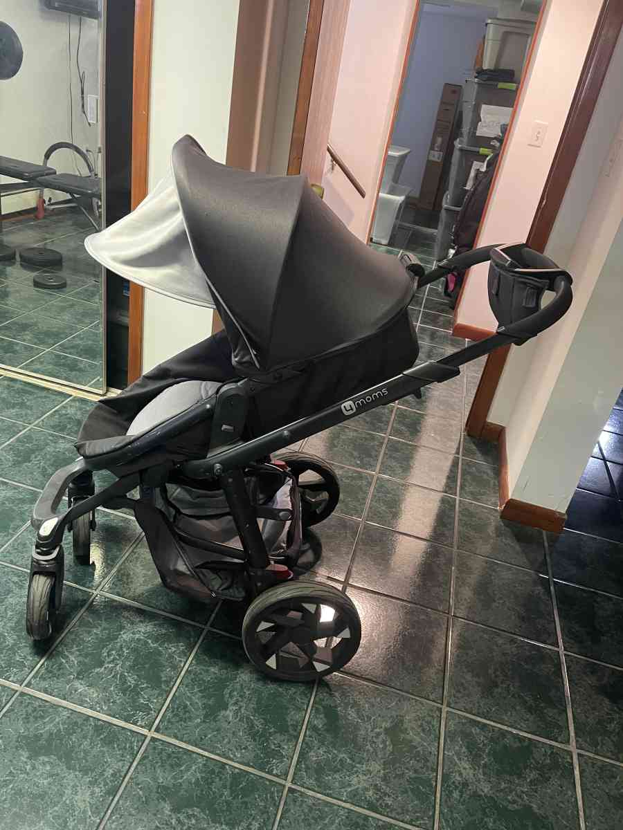4 Moms moxi stroller - Lyndhurst, New Jersey - FleaMarketBay