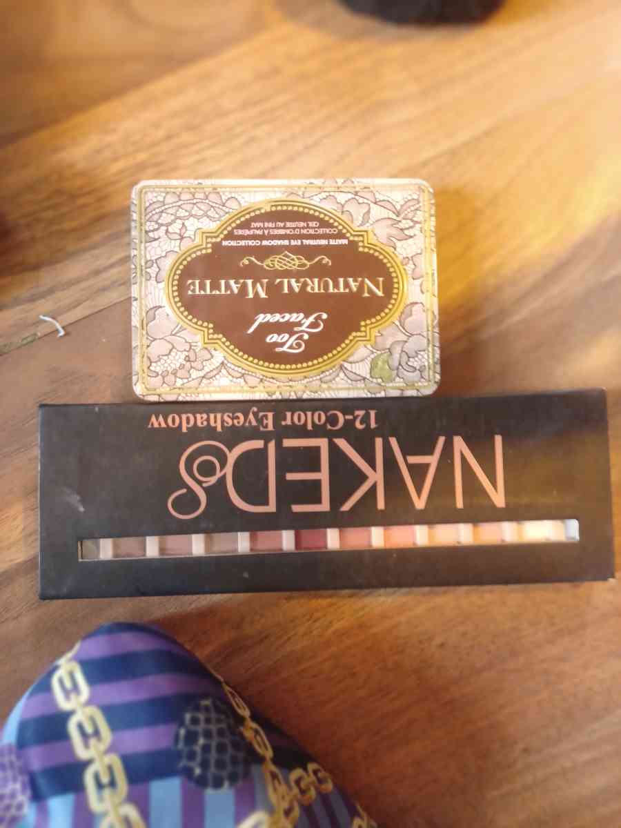 clothing  various - New Albany, Indiana - FleaMarketBay