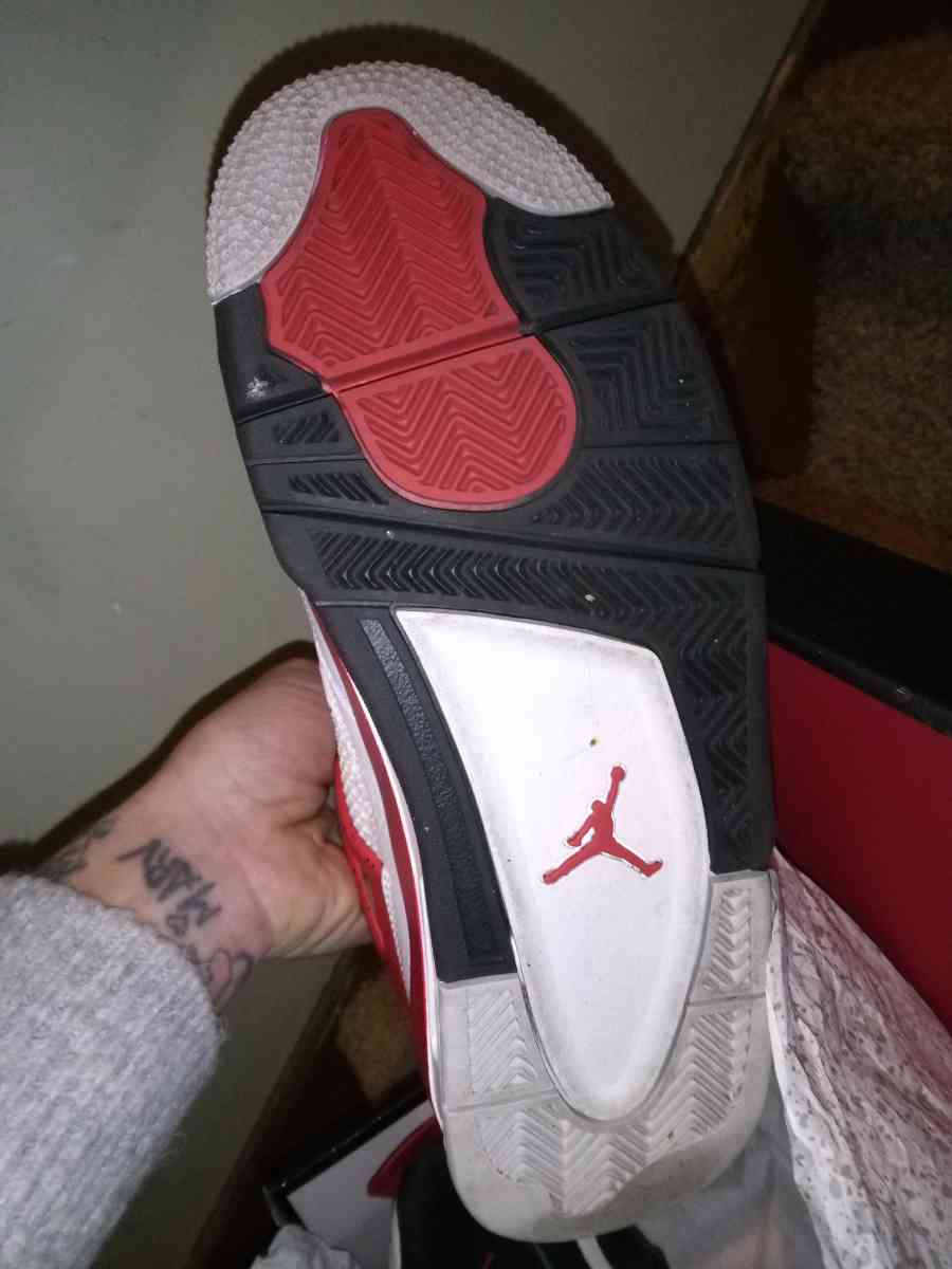 Jordan retro 4s - Cleveland, Ohio - FleaMarketBay