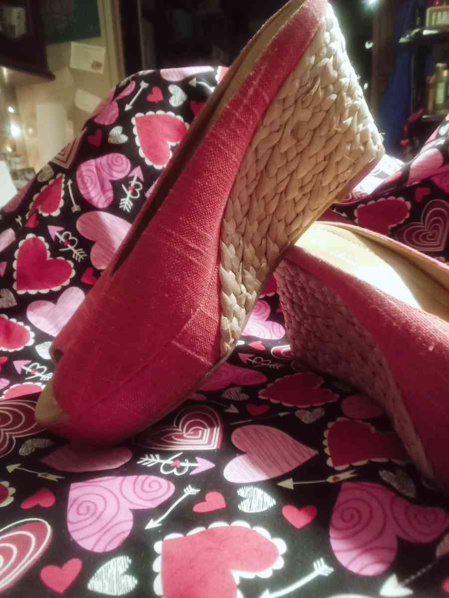 Pink Wedges - Spencer, Oklahoma