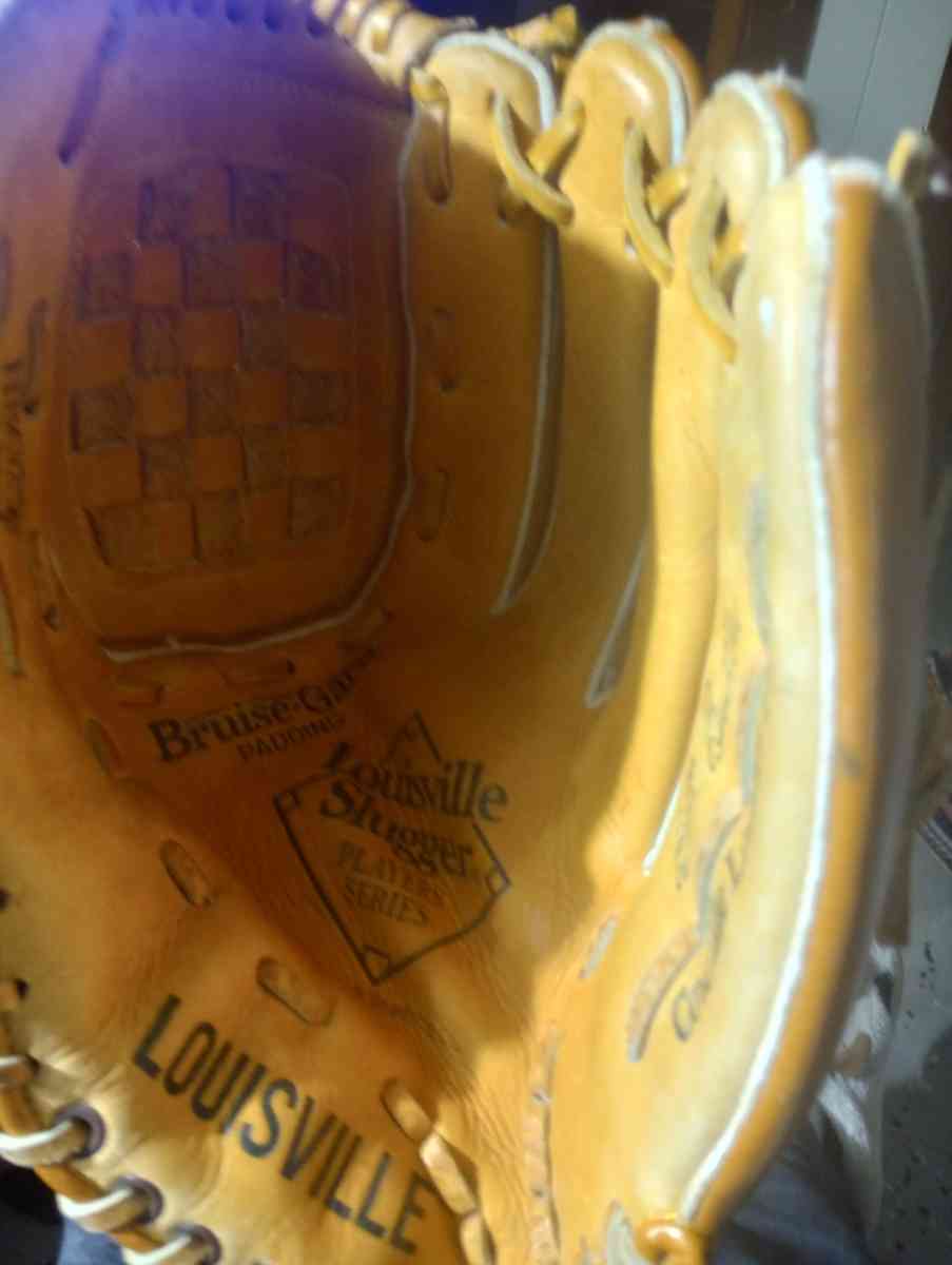 Louisville slugger baseball glove size 125 - Baltimore, Maryland - FleaMarketBay