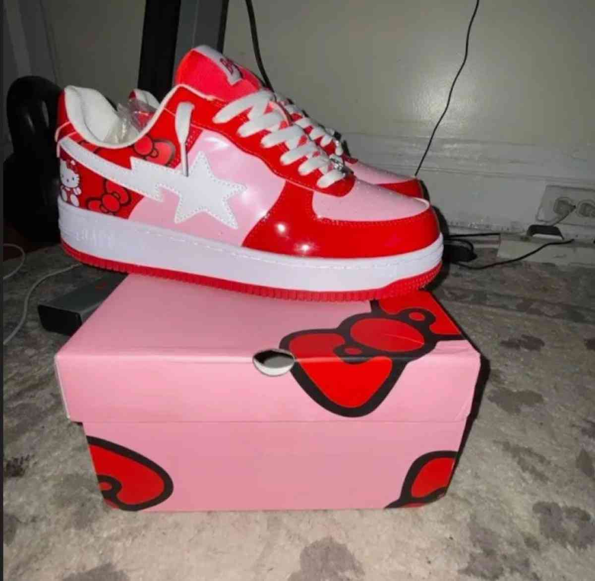 limited edition hello kitty shoes - Alicia, Arkansas