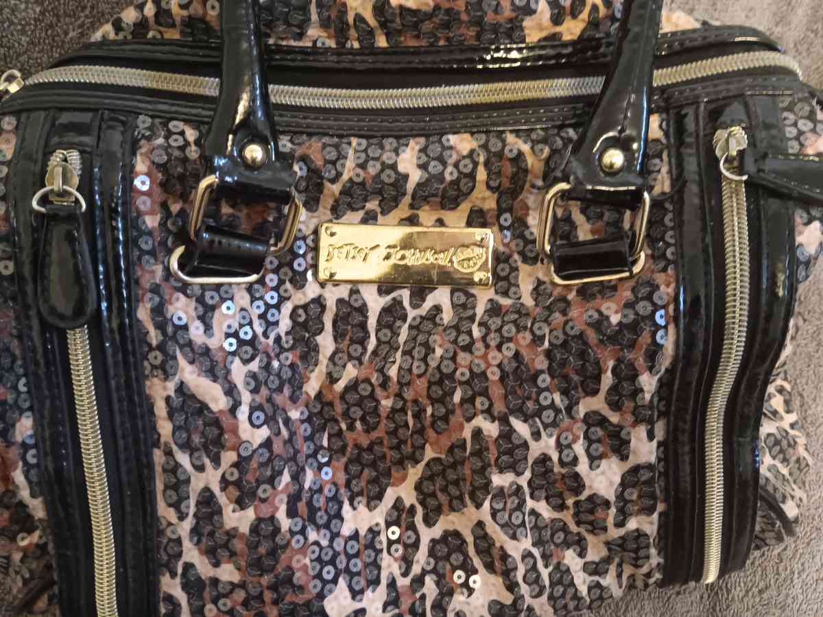 womans designers  handbags - Birmingham, Alabama