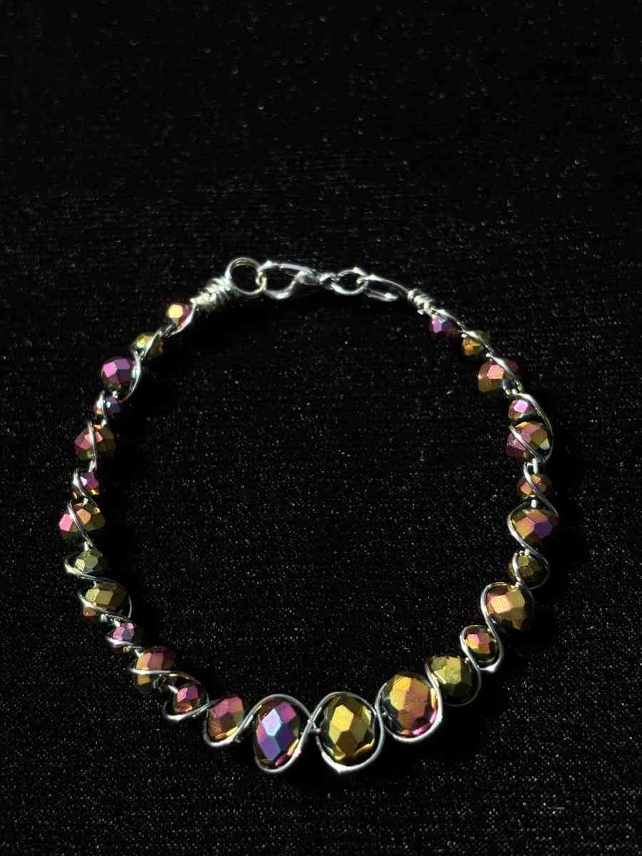 Handmade wire wrapped glass beaded bracelet - Tehachapi, California - FleaMarketBay