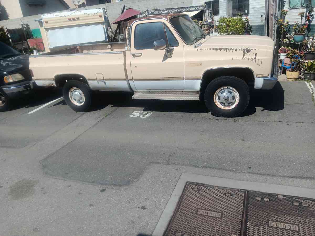 1984 GMCsierra classic2500 V8 4x4 - Torrance, California