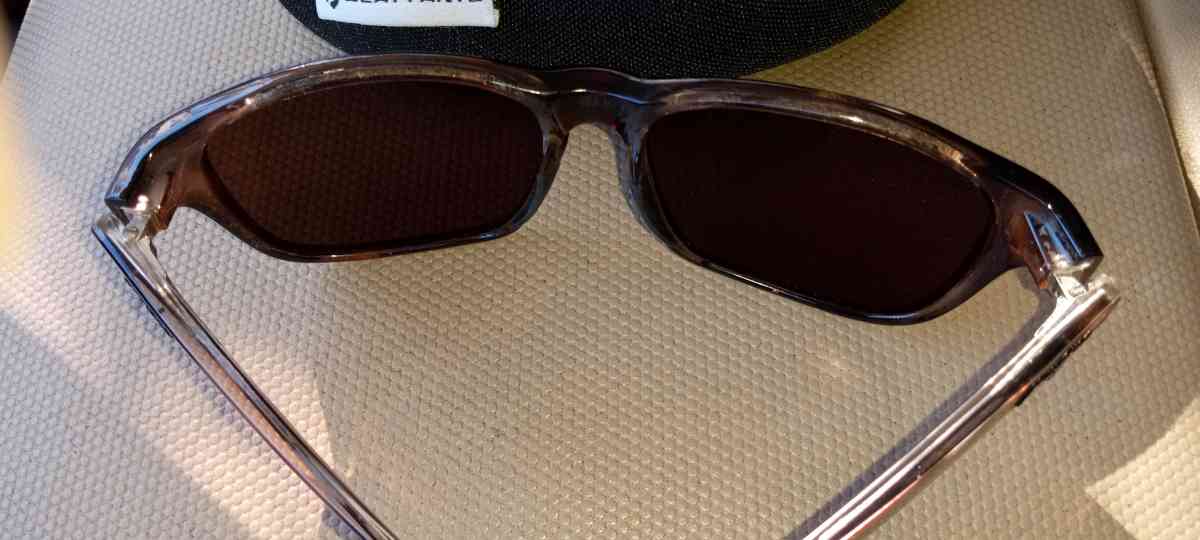 the sunglasses Maui Jim - Adelanto, California - FleaMarketBay