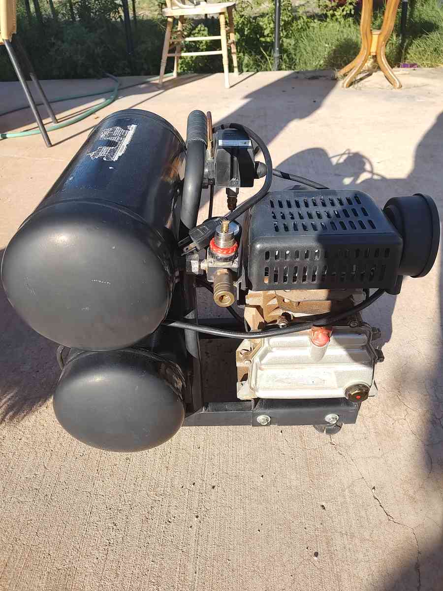 Twin tank air compressor - Arizona City, Arizona - FleaMarketBay