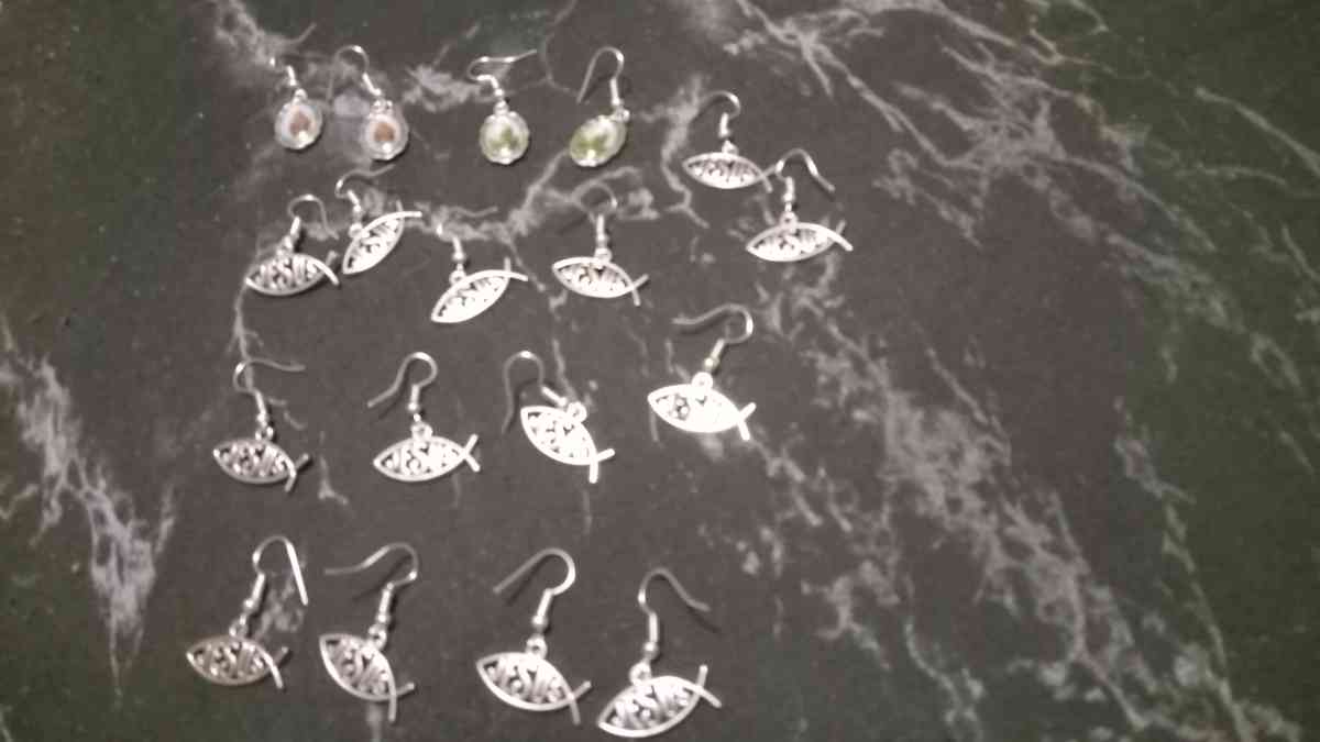 Religious Earrings - Cuyahoga Falls, Ohio - FleaMarketBay