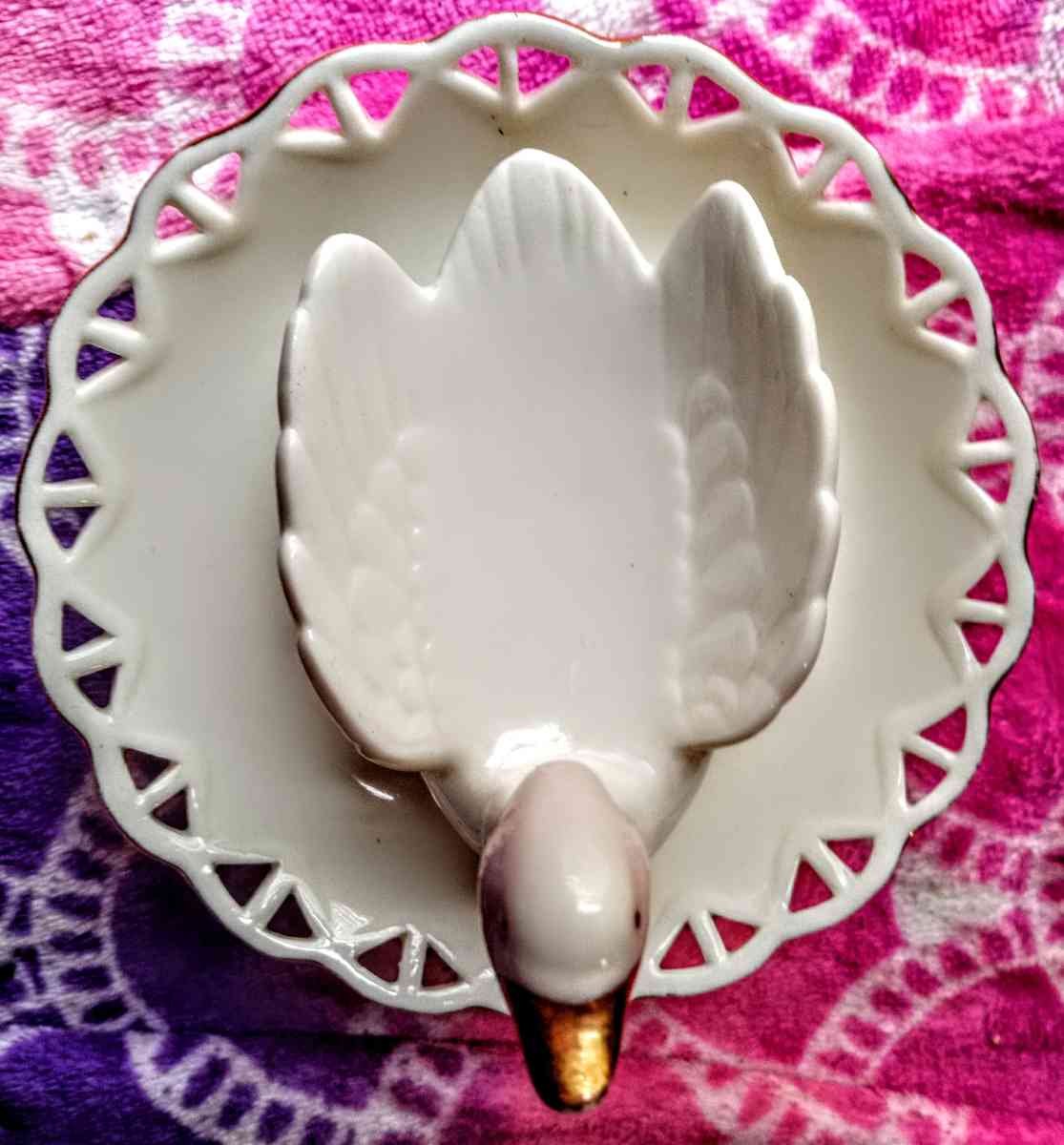 Avon White Swan Jewelry Plate - Muldrow, Oklahoma - FleaMarketBay