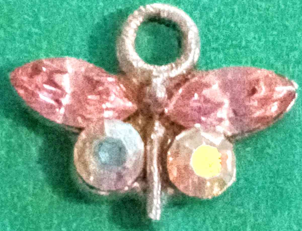 5 Pendants - Muldrow, Oklahoma - FleaMarketBay