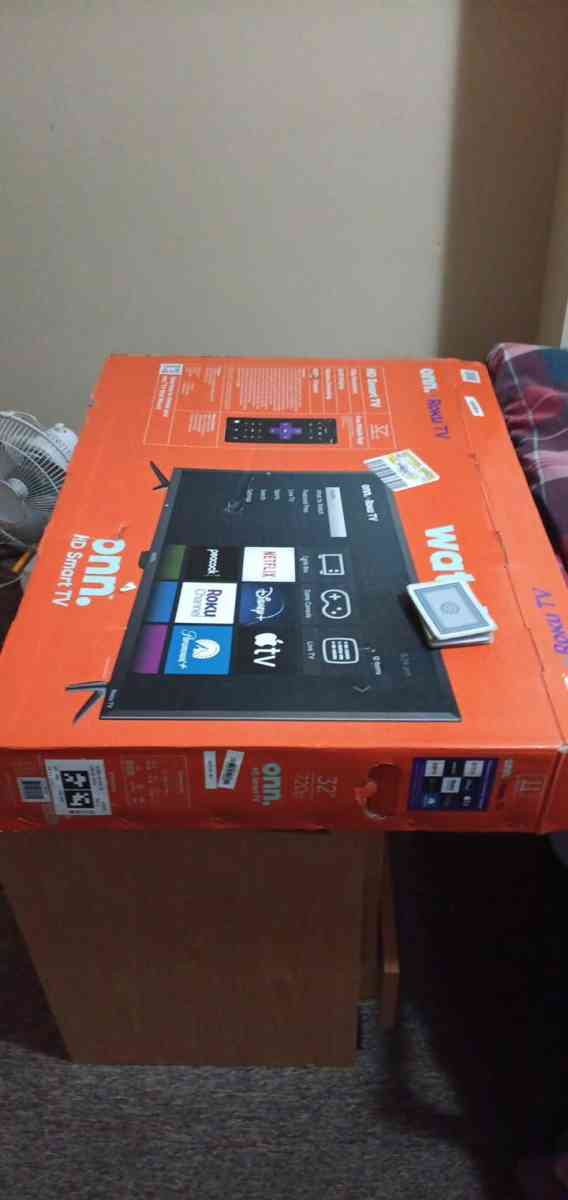 ONN Roku TV 32 inch - Hamilton, Ohio - FleaMarketBay