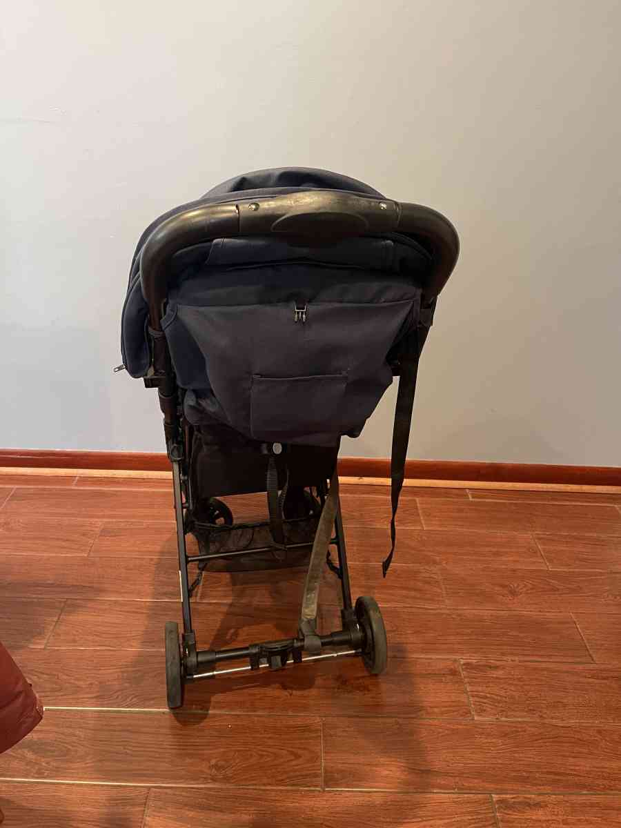 Zoe lightweight stroller - Lyndhurst, New Jersey - FleaMarketBay