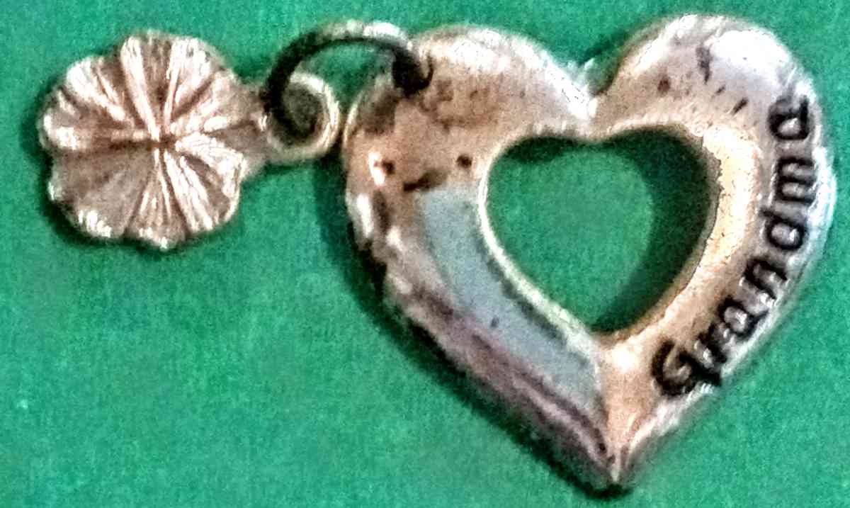 5 Pendants - Muldrow, Oklahoma - FleaMarketBay