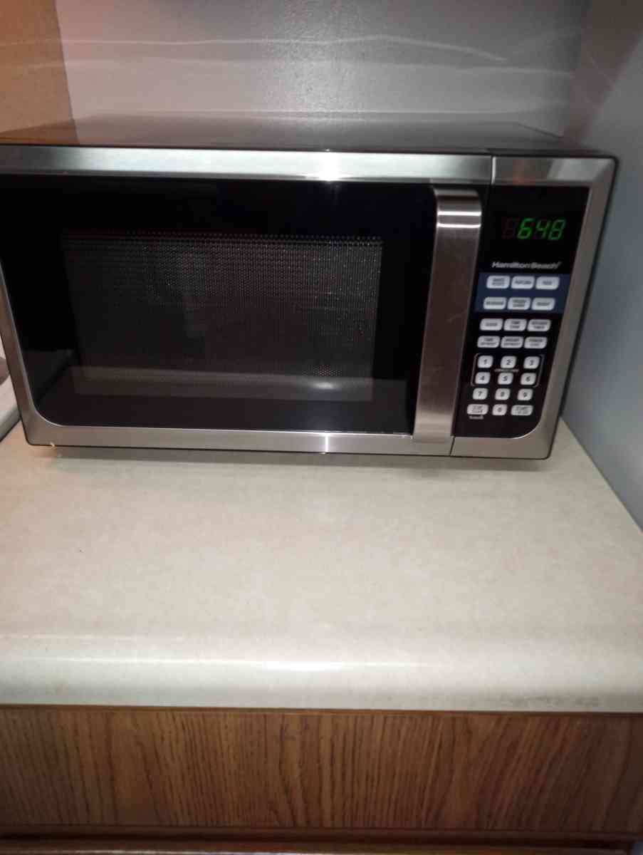 Hamilton Beach Microwave - Marion, Indiana - FleaMarketBay
