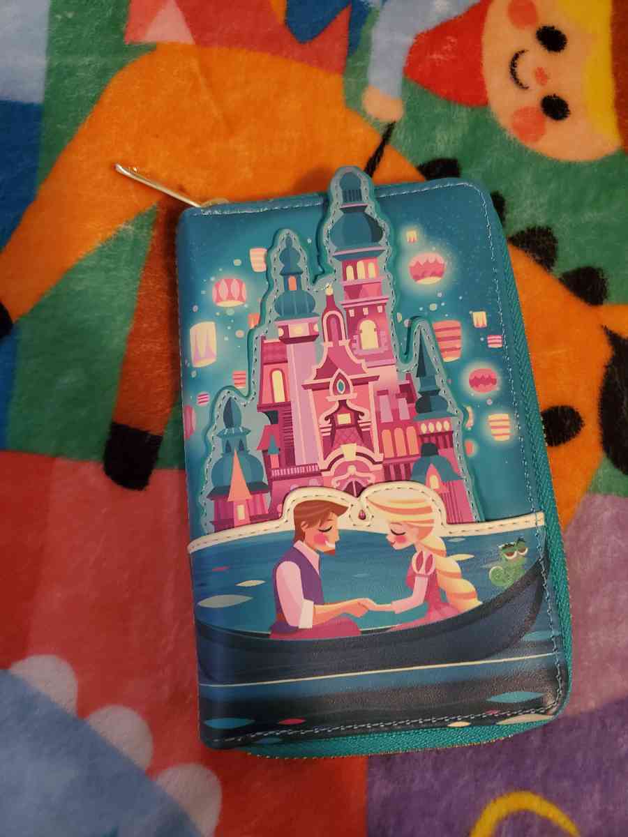 Tangled wallet