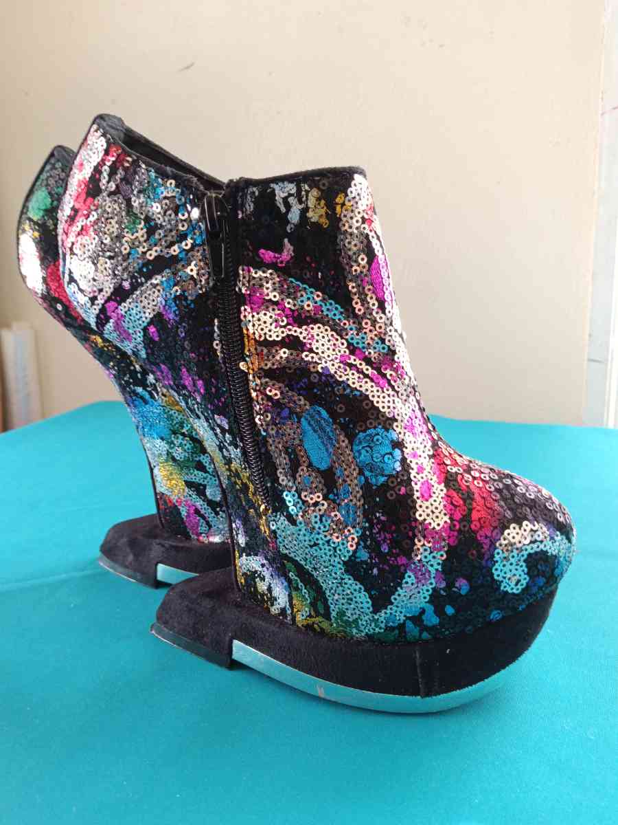 privileged rainbow shoes - Saint Paul, Minnesota