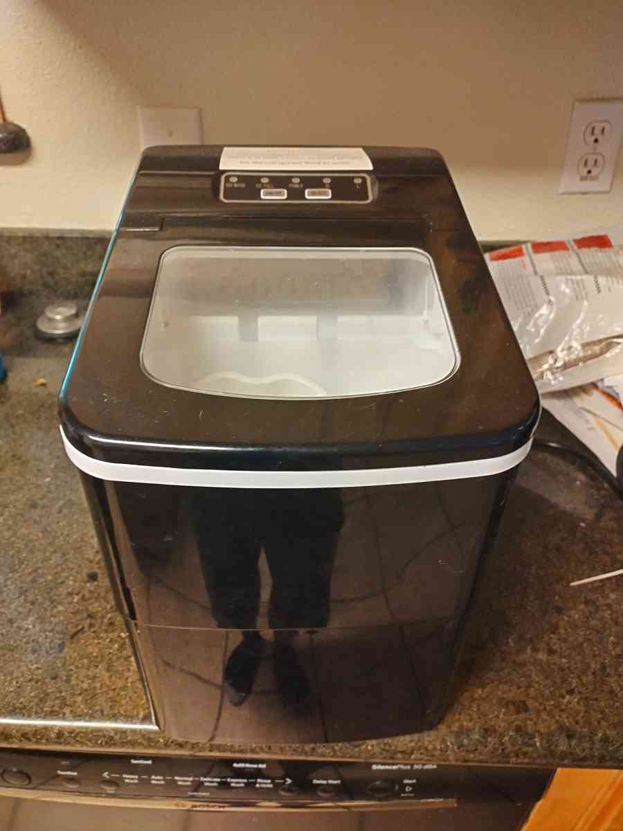 automatic ice make - Carmichael, California - FleaMarketBay
