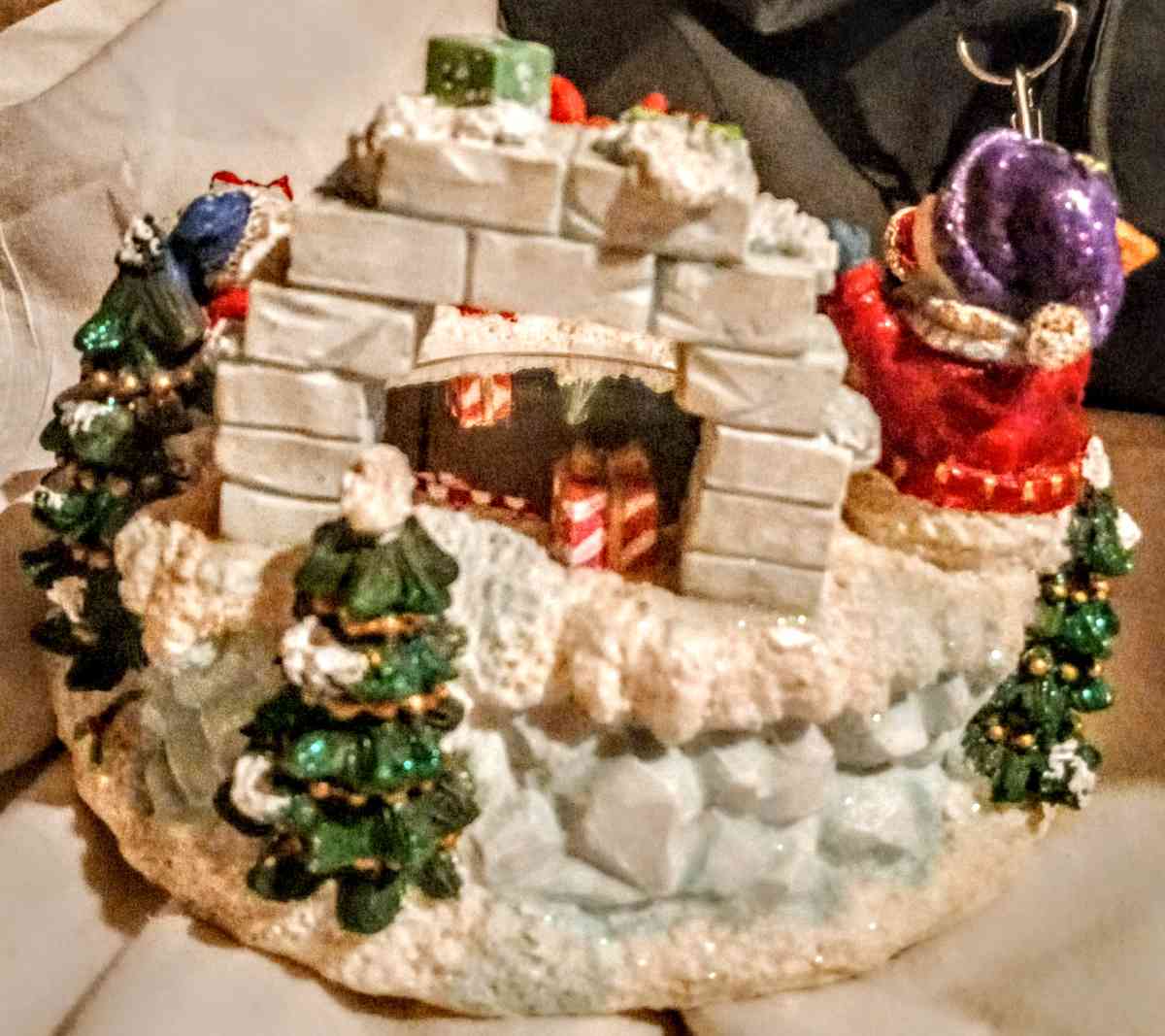 Penguins Musical Skating Pond - Muldrow, Oklahoma - FleaMarketBay