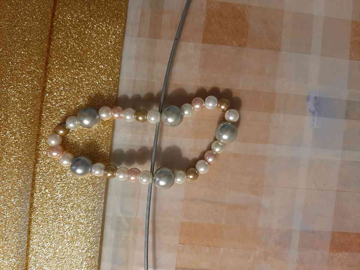 Faux Pearl Bracelet - Dover, Arkansas - FleaMarketBay