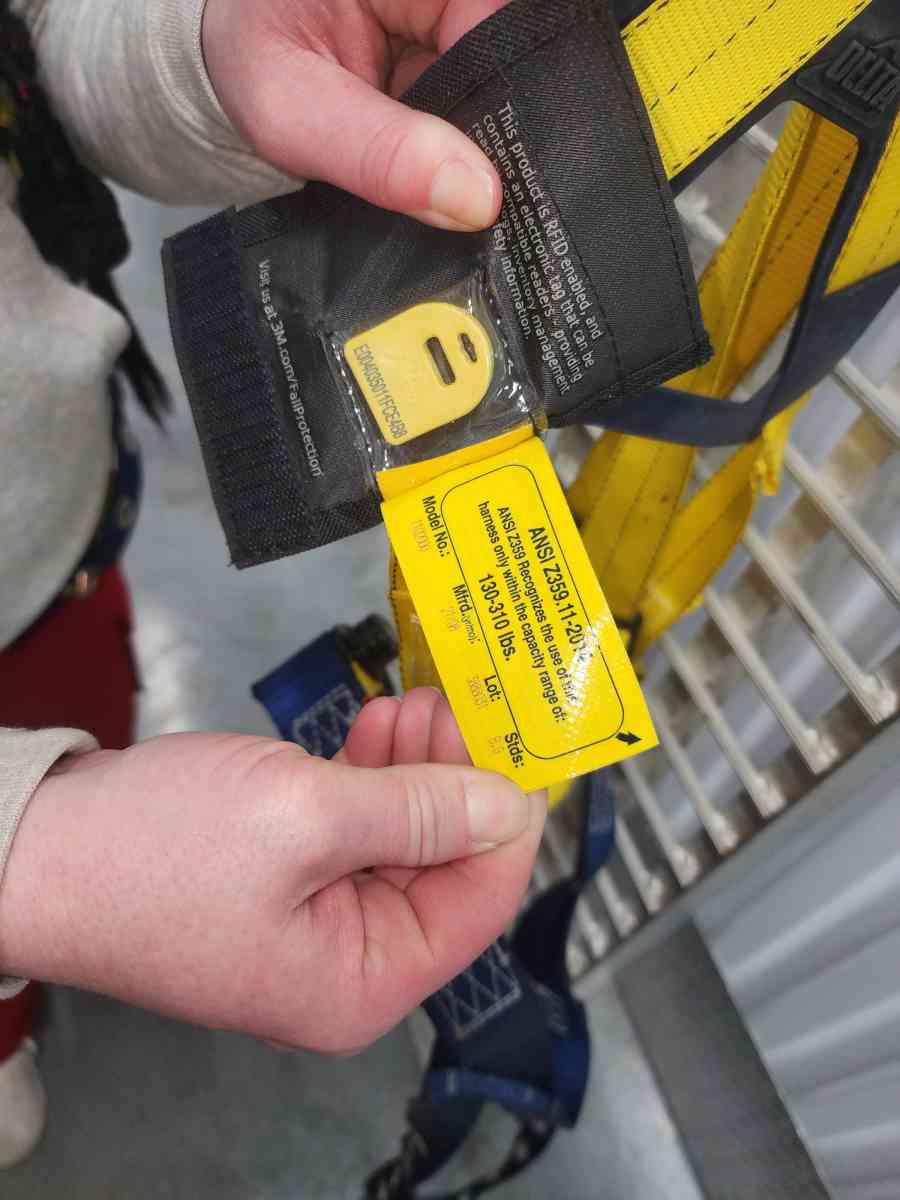 Full body harness - Portland, Oregon - FleaMarketBay