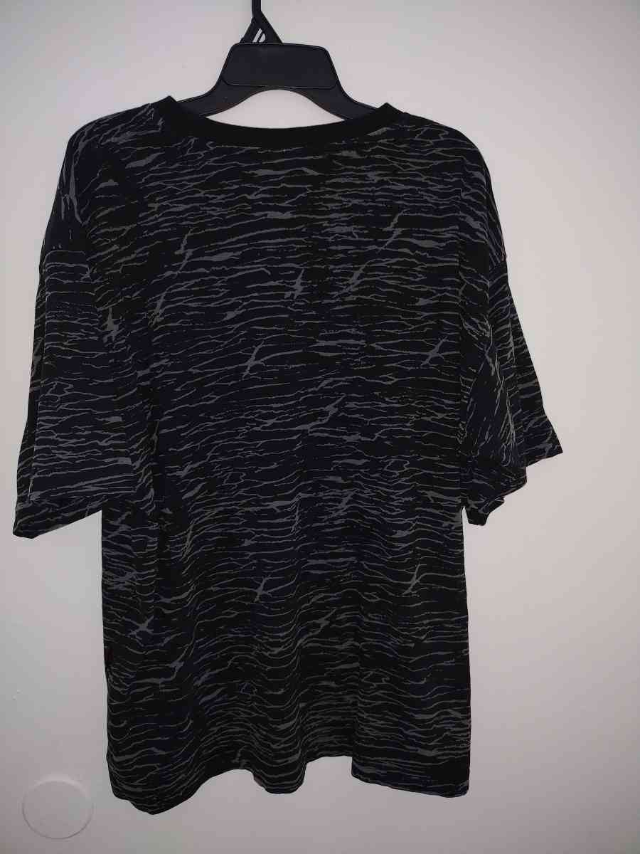 Quiksilver x Stranger Things Lovers Lake TShirt MENS SIZE L - Jacksonville, Florida - FleaMarketBay