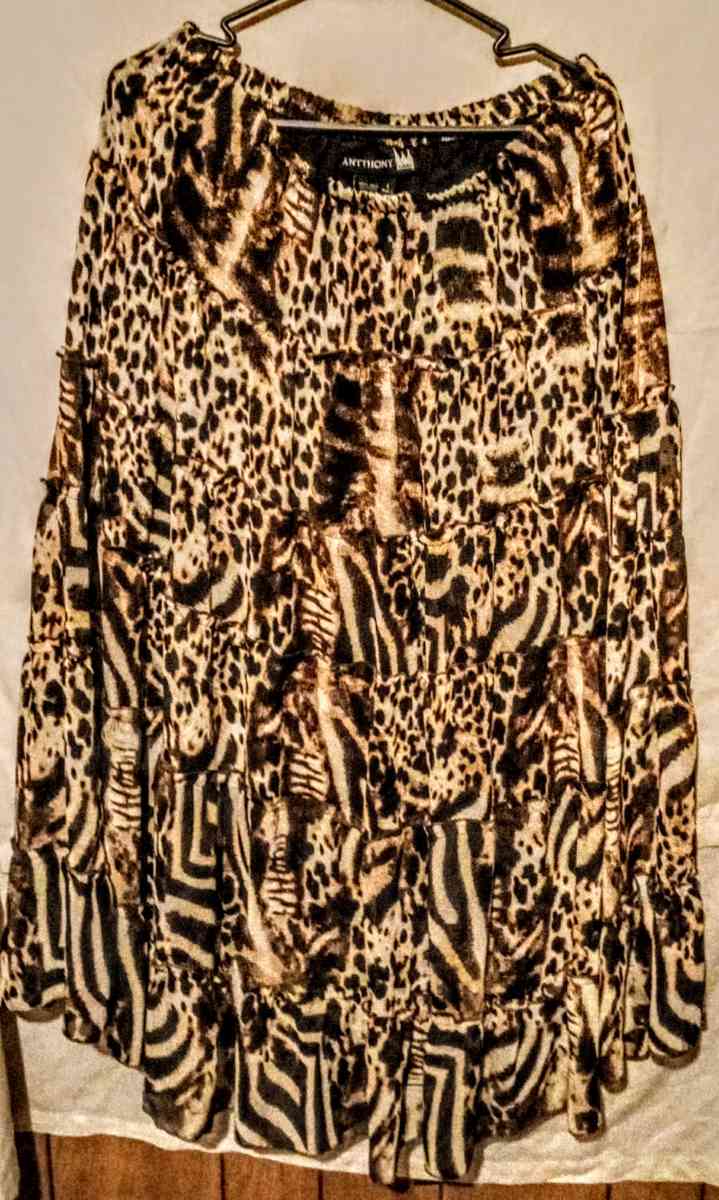 Brown and White Animal Print Skirt - Muldrow, Oklahoma - FleaMarketBay