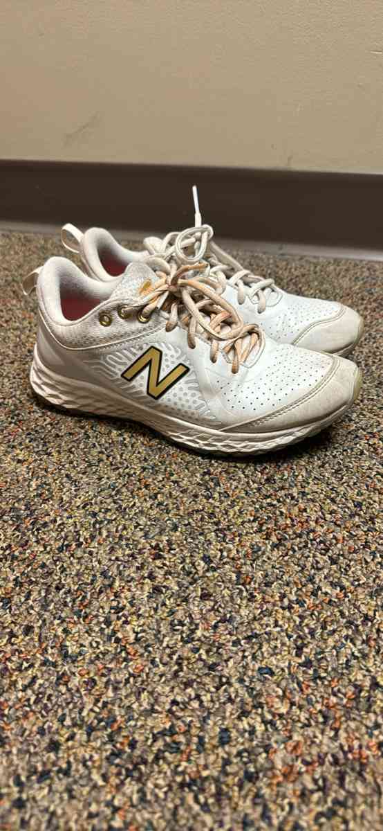 Softball turf shoes - Dodge City, Kansas - FleaMarketBay