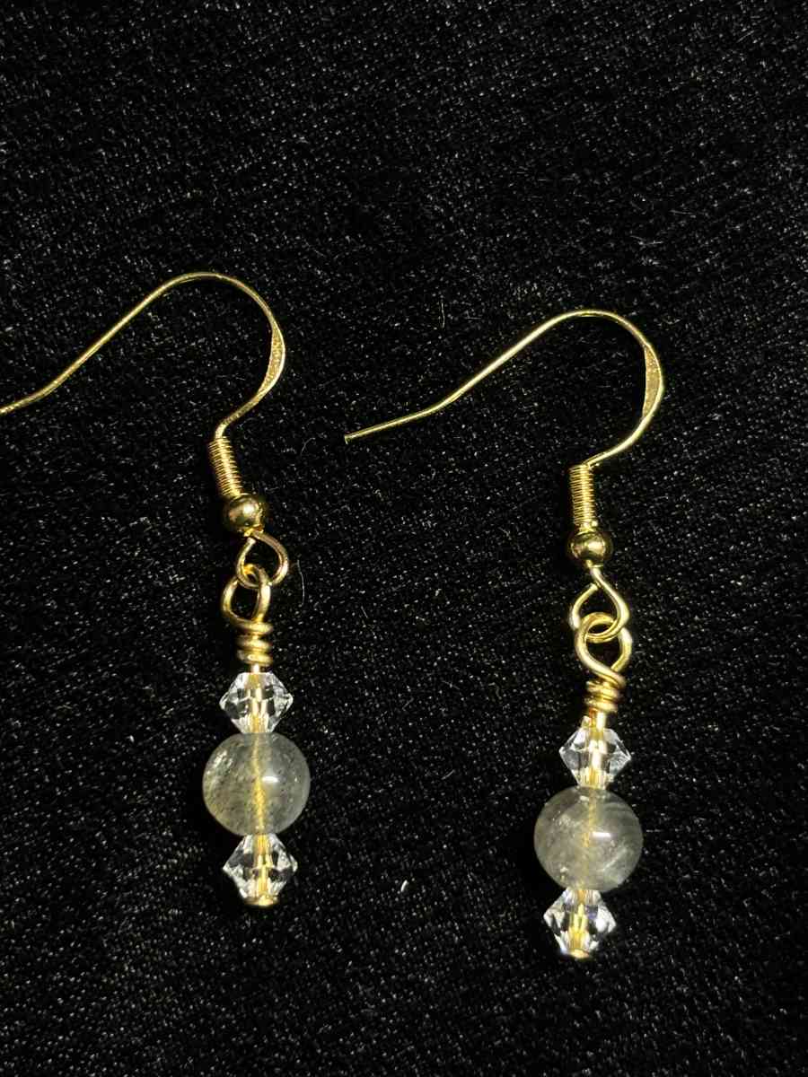 Arctic moon earrings in gold - Tehachapi, California - FleaMarketBay